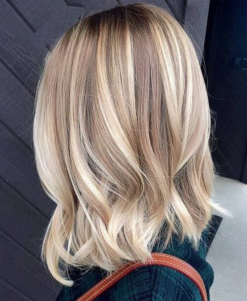 Messy blond hair color