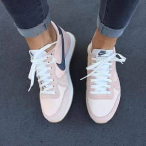 33 Ideas How To Wear Your Sneakers In This Summer - The Cuddl