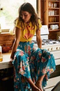 40 Maxi Skirt Outfits That Will Have You Dressed Perfectly for Any ...