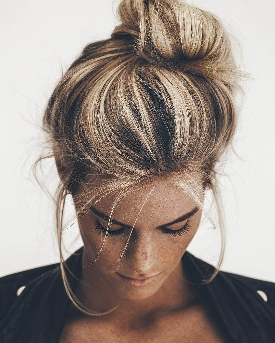 40 Chic Messy Bun Hairstyles