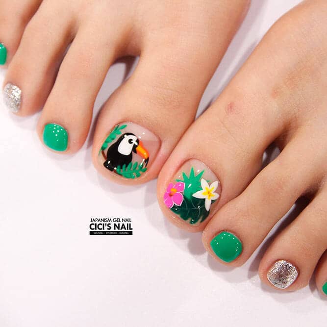 Nature on Your Toe Nails