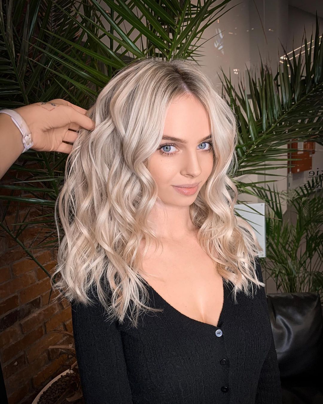 Curly Hair Ripples for the Ash-Grey and Blonde Hair Colors