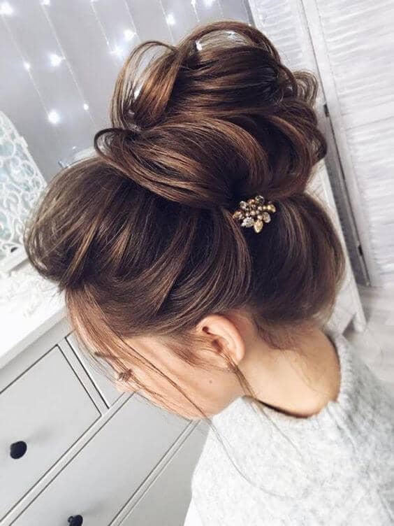 24 Ways to Style Your Hairstyle Up with Buns