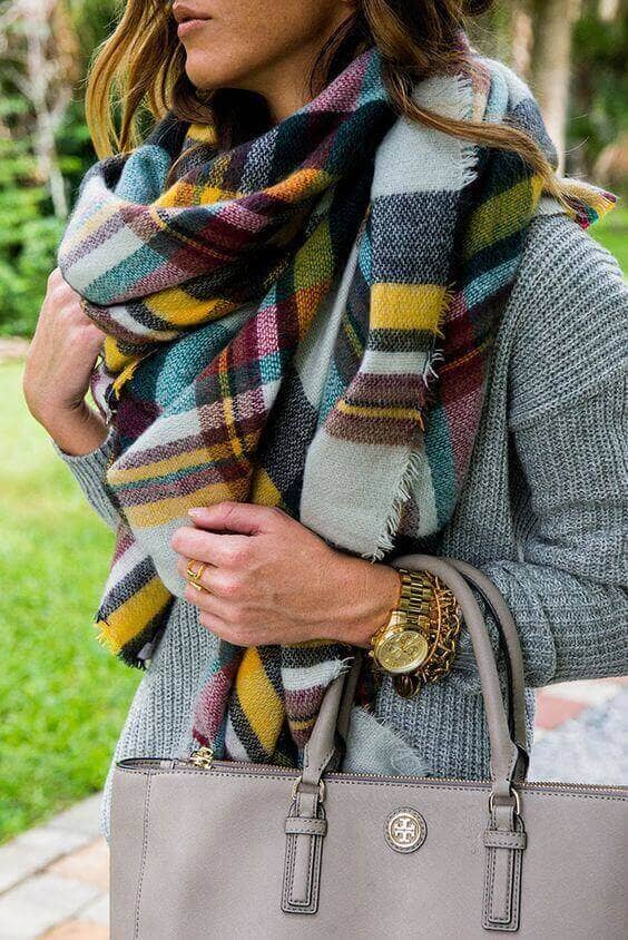 27 Trendy Fall Outfits With Scarves