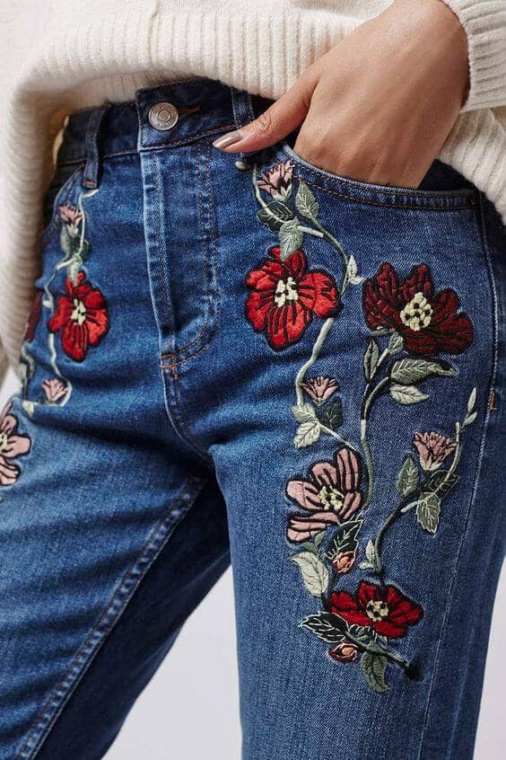 25 Wonderful Embroidered Jeans Outfits