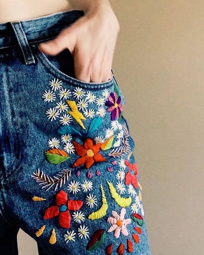 25 Wonderful Embroidered Jeans Outfits