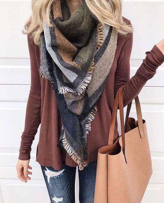 27 Trendy Fall Outfits With Scarves