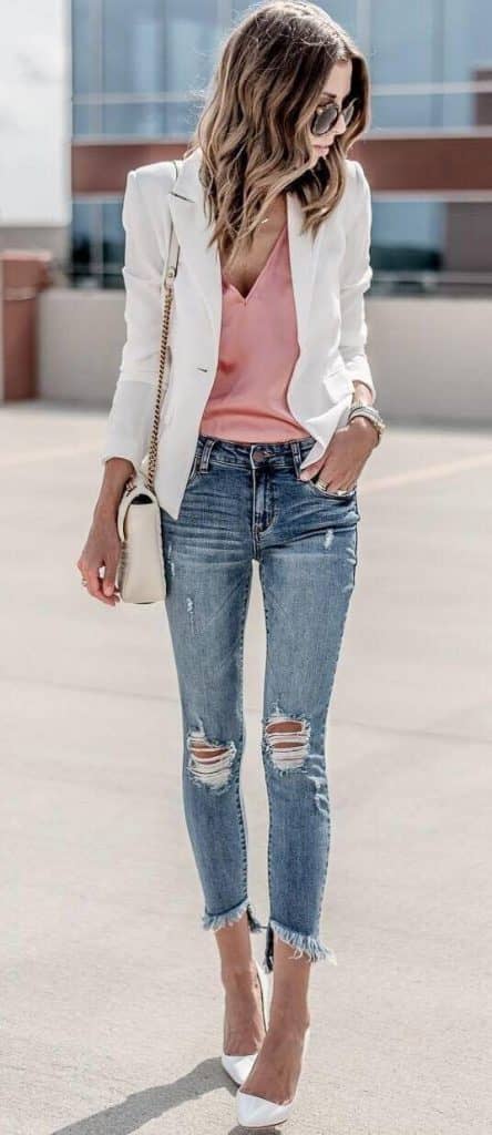 25 Ripped Jeans Outfits That Prove Denim Is Here to Stay - The Cuddl