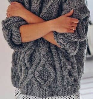 25 Chunky Knit Sweater Outfits For The Holidays