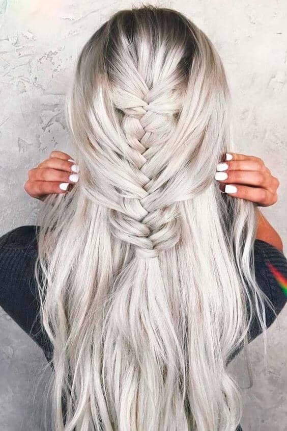 25 Romantic Ice Blonde Hair Colors for a Real-Life Elsa