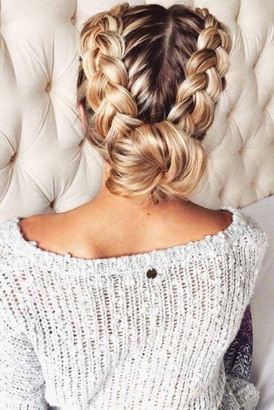 Double Braided Low Party Knot