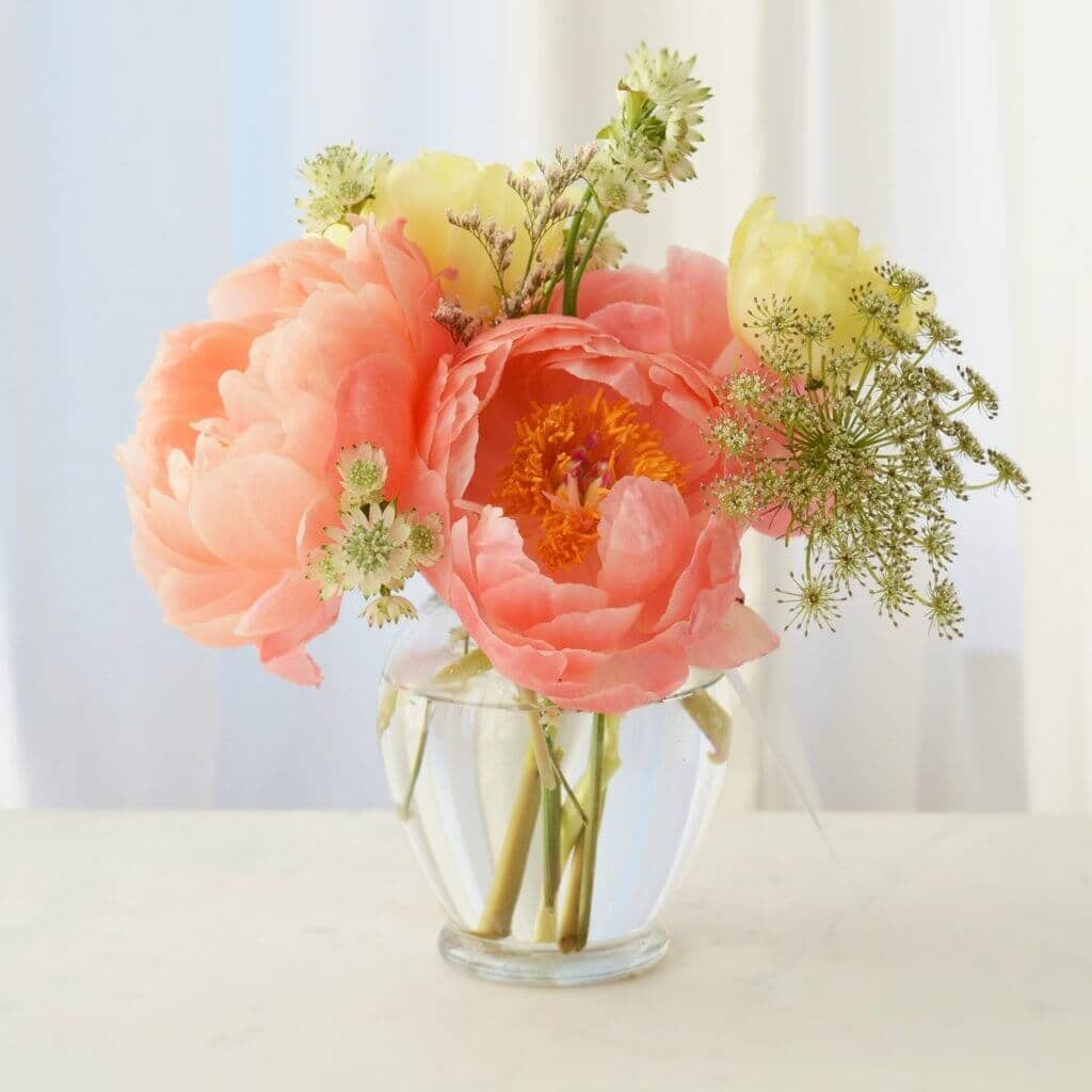 Simple and Glamorous Spring Bouquet