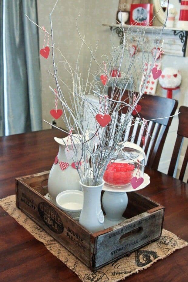 Dining Room Table Valentine's Day Decoration Ideas
