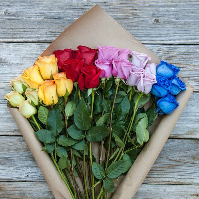 Creative Valentine's Day Rainbow Rose Bouquet