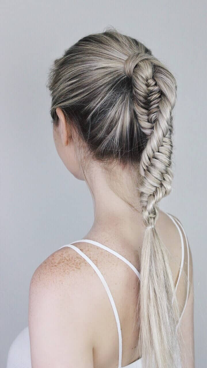 Twist And Turn Complex Braid