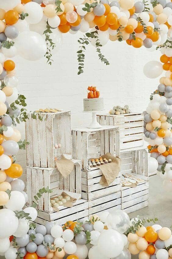 Using Balloons with Rustic Décor