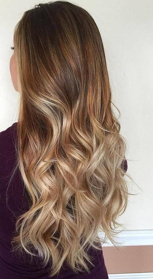 Caramel-to-Blonde Flowing Balayage Beauty