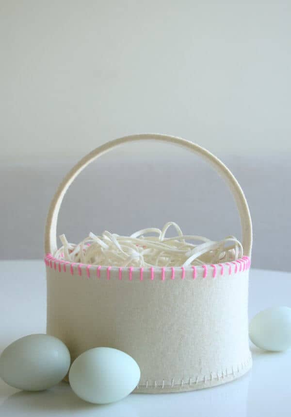 Simple Felt Basket with White Grass