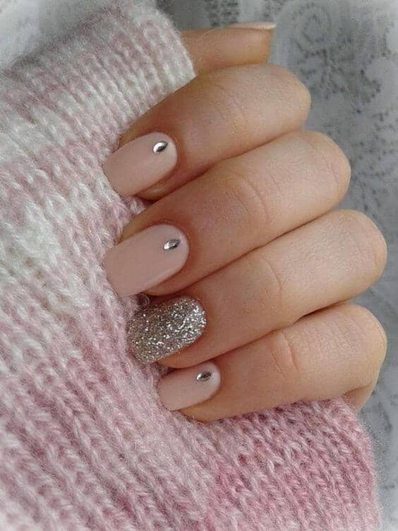 Teardrop and Glitter Short Acrylic Nails