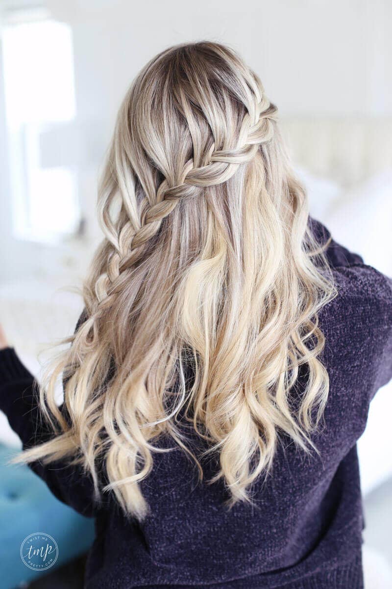 50 Bombshell Blonde Balayage Hairstyles That Are Cute And