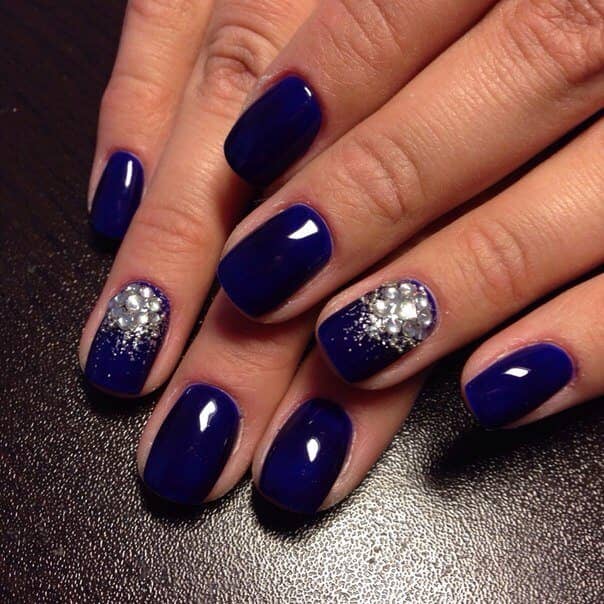 A Hint of Glimmer Livens Up the Blues Gel Nail Polish