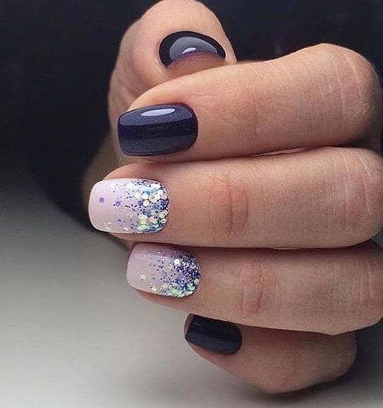 A Kiss of Sparkle Nail Designs