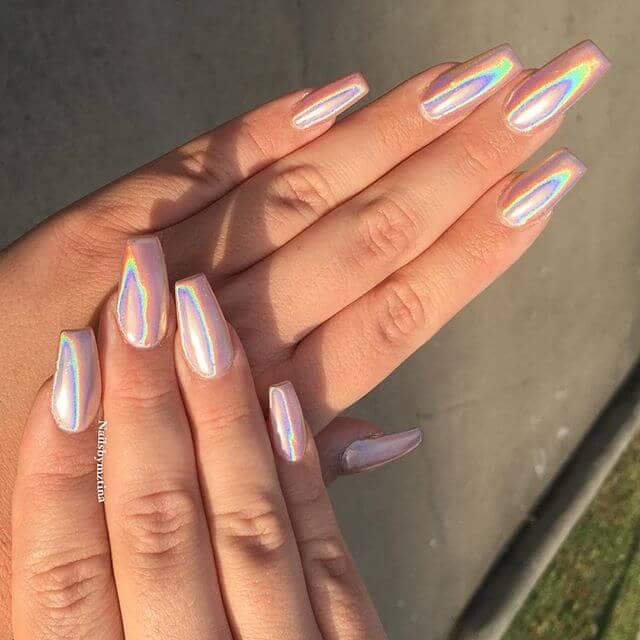 50 Gorgeous Holographic Nails That Are Simply Stunning