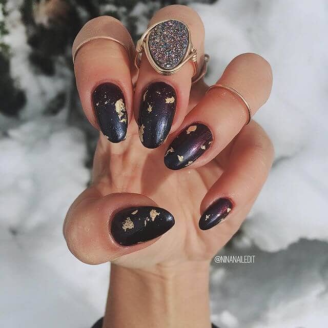 Goldfinger, gold-flecked round nails