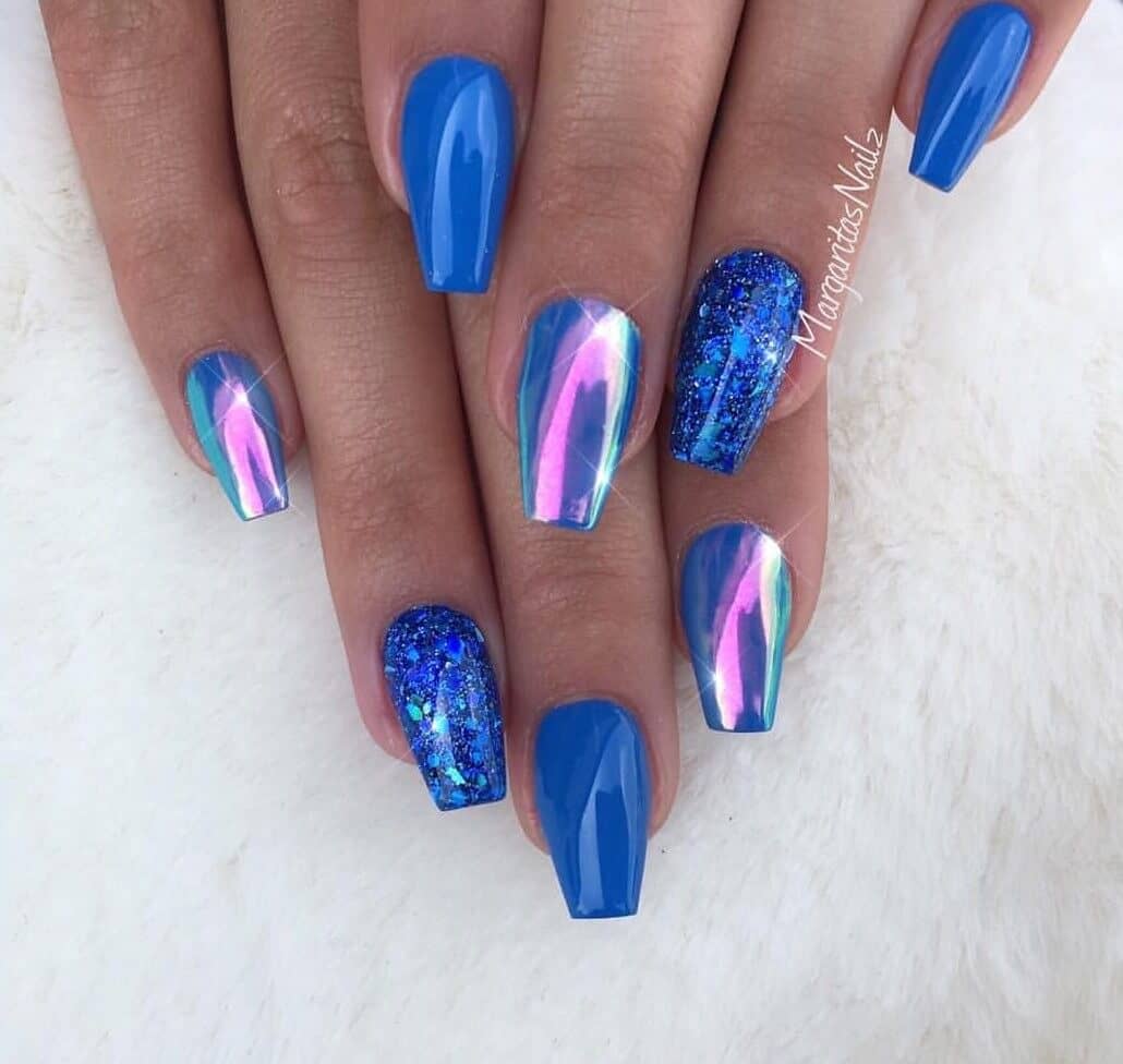 50 Holographic Nails That Are Simply Stunning