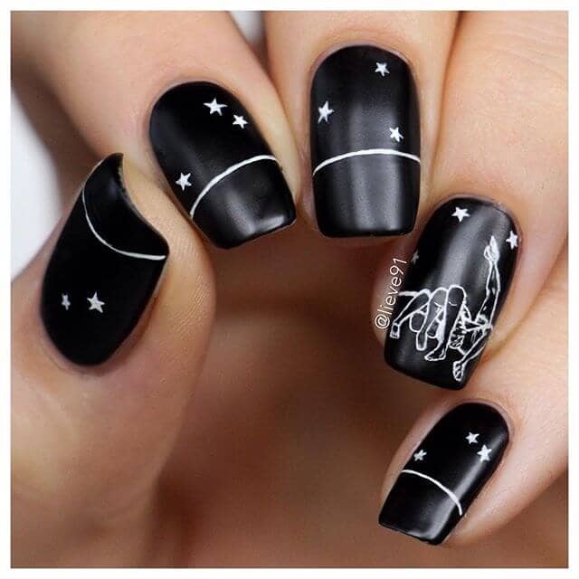 Black Nail Art