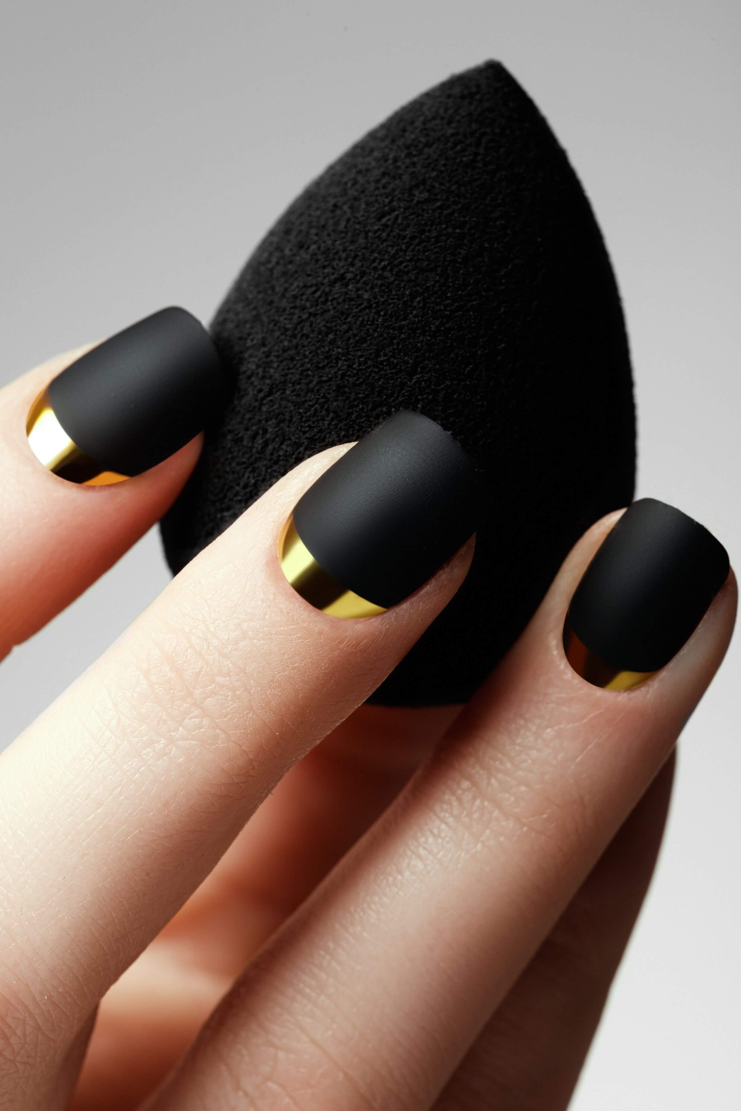 Stunning Black and Gold Manicure