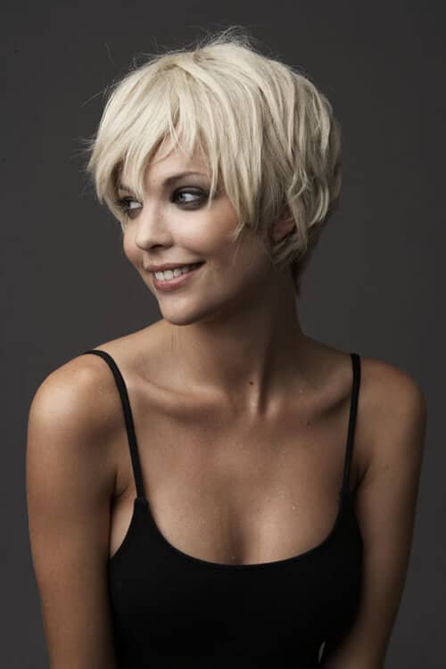 Pretty Hairstyle for Growing Out a Pixie