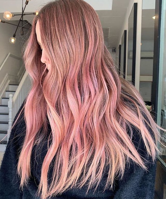 Lush preppy Aesthetic Wavy Hair in Blonde to Pink