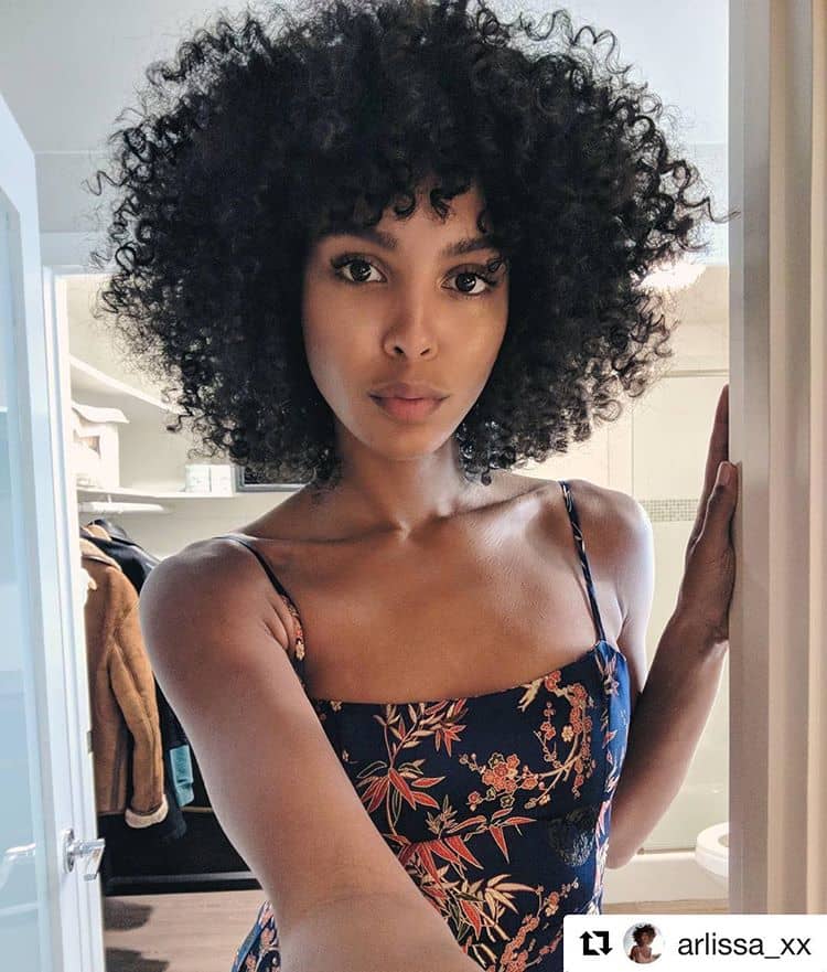 50 Brilliant Curly Hairstyles that will Keep You Sexy in 2022