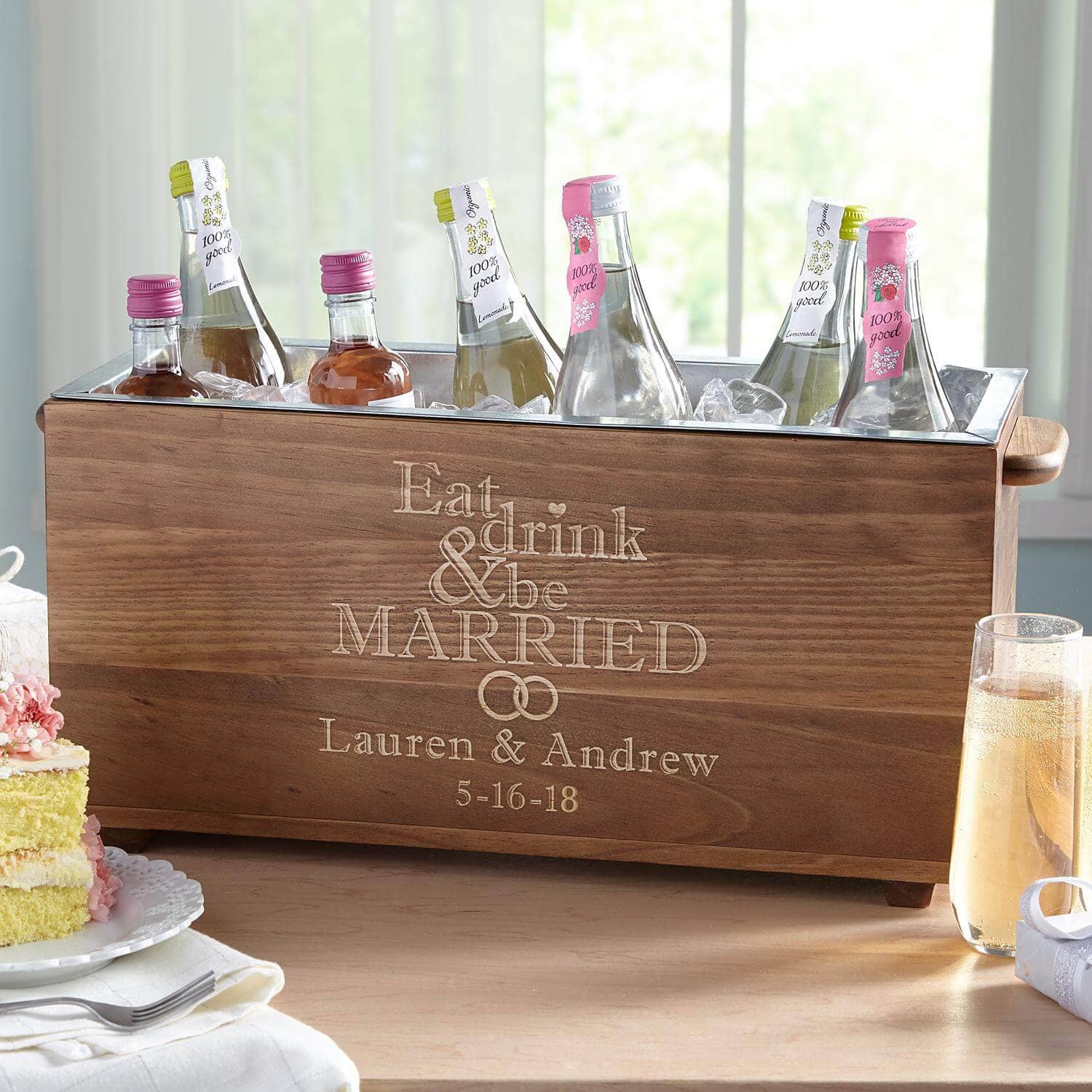 50 Awesomely Creative Engagement Gifts for the 2019 Wedding Season