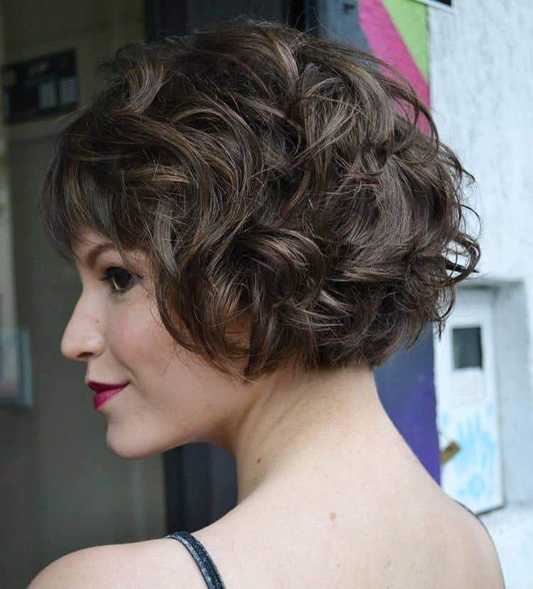 Hollywood Glam Of The Heartthrob Curly Bob Hairstyles