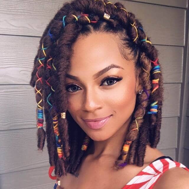 Cute Shoulder Length Crochet Hairstyles with Colorful Bands