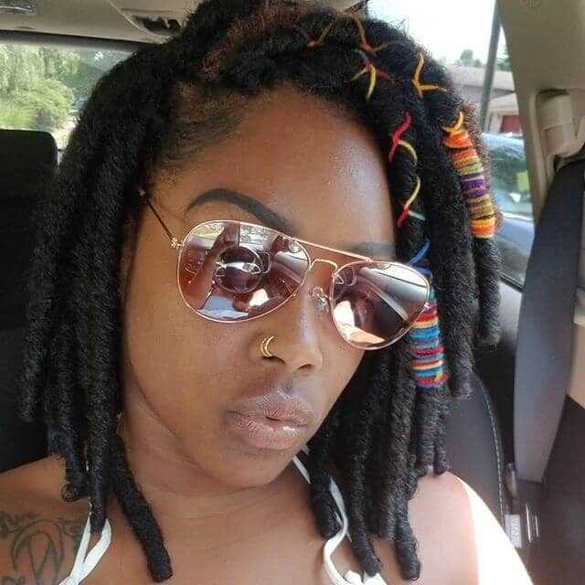 Large Twists with Natural Highlights and Colorful Bands