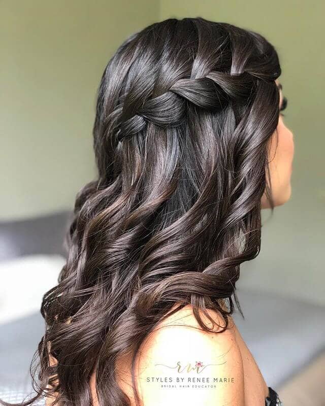  Pretty Waves Beneath A Braided Crown