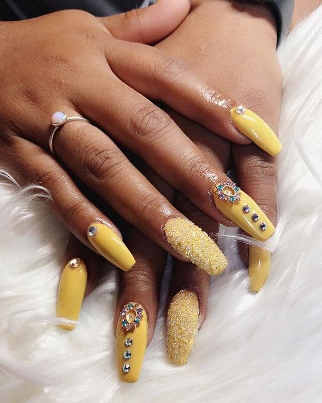 25 Gorgeous Yellow Nails To Spice Up Your Fashion Crystal Clawz