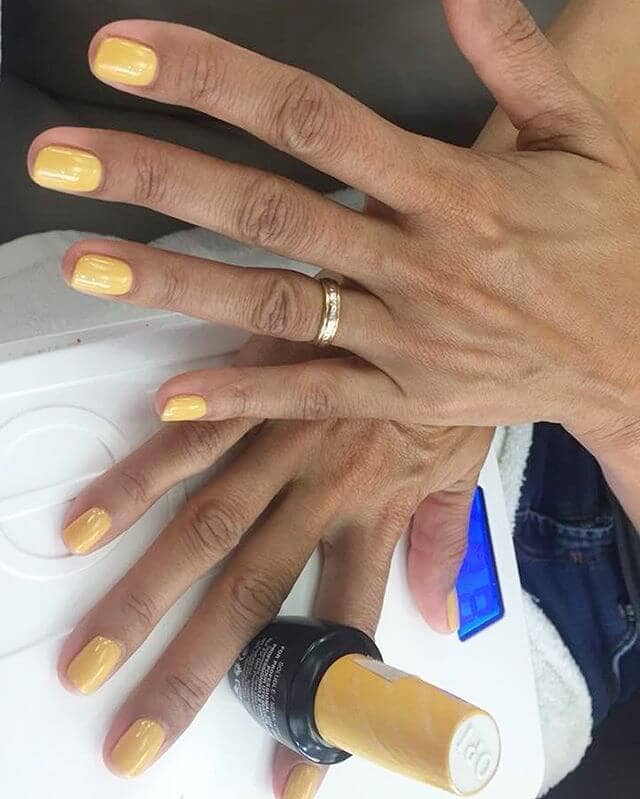 Pretty and Easy Rounded Yellow Nails