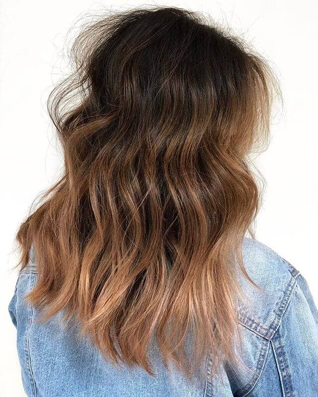 Easy Beach Waves with Caramel Hair Highlights