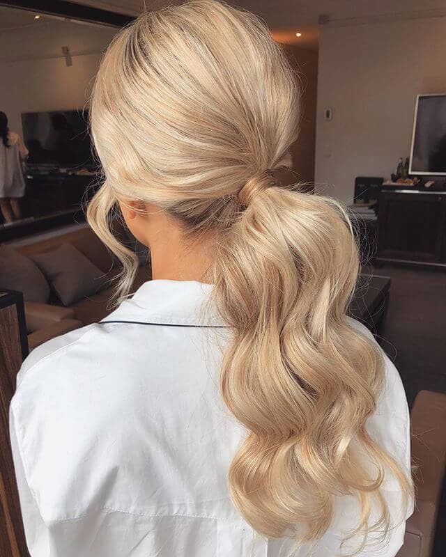  Pretty Ponytail Styles for Loose Curls