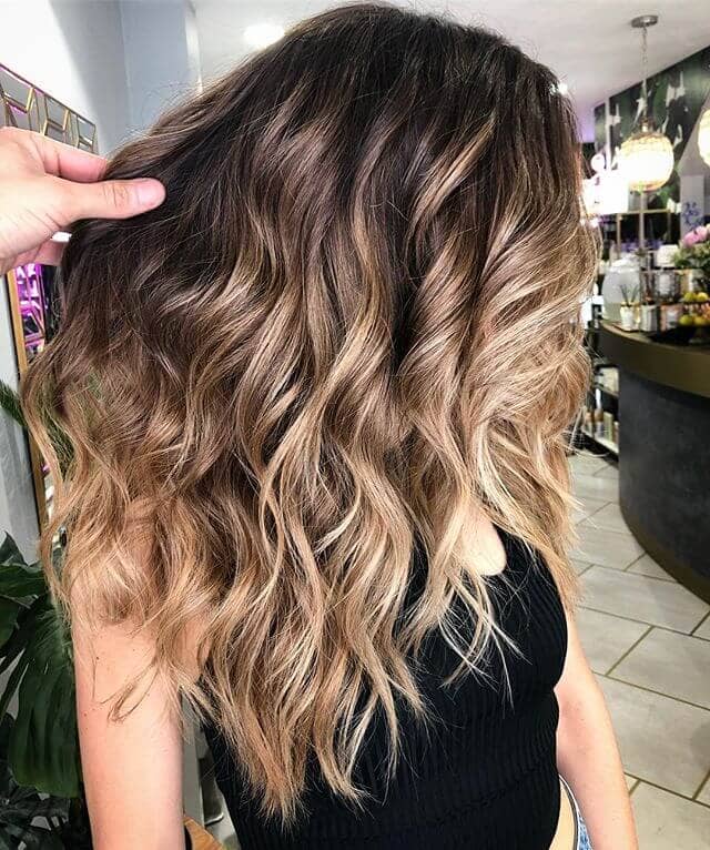 Curly Layers With Light Ends And Dark Roots