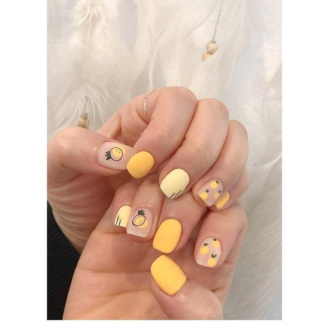 Easy-Peasy Nail Lemon Squeezy Nail Paint Design
