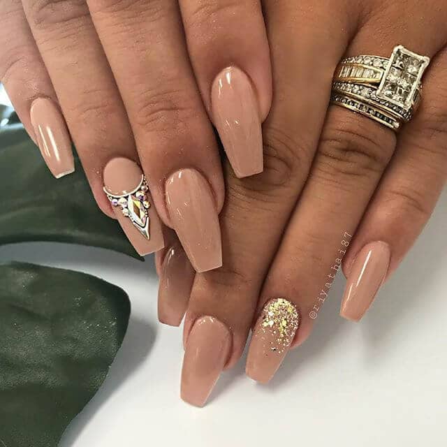 Nude Nail Idea: Gold and Mocha Nude Nail Art