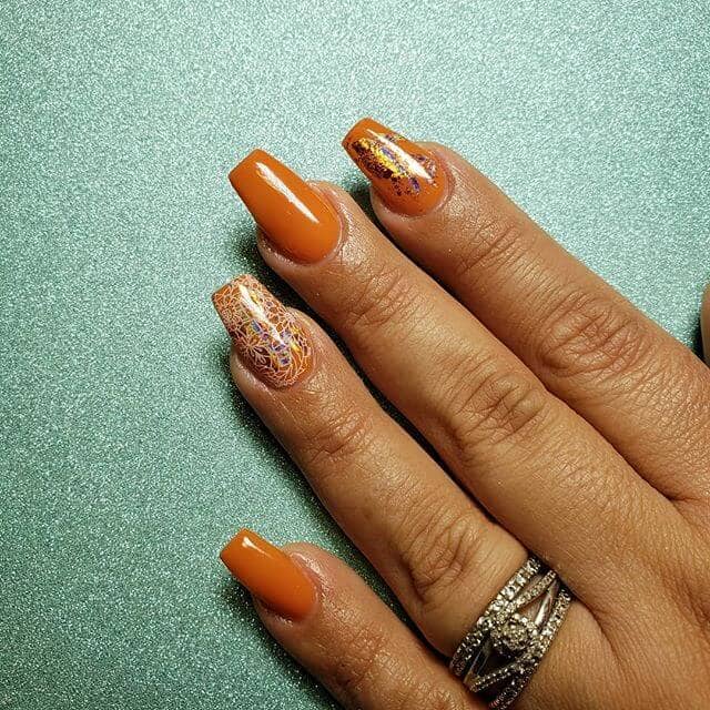 Rich Gold-Flecked Nails