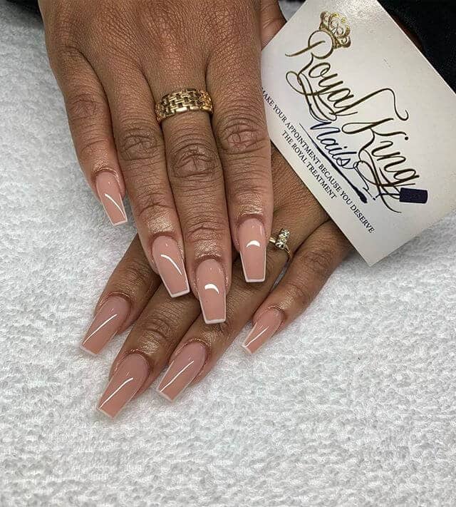 Nail Art: Natural Nailbed-Pink Nude Nails with White Contrast Outlines