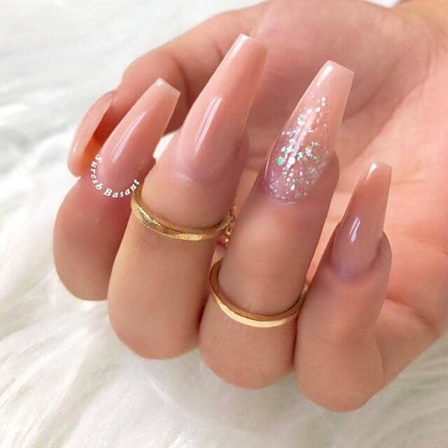 Nail Art: Fancy Pink Nude Nails with Glittering Accents