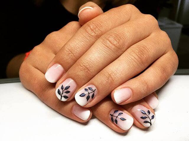  Abstract Artsy Accent Nails that Pop